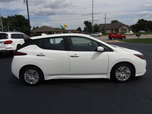Used 2022 Nissan Leaf S FWD image 9