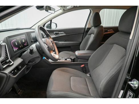 Used 2023 Kia Sportage LX image 30