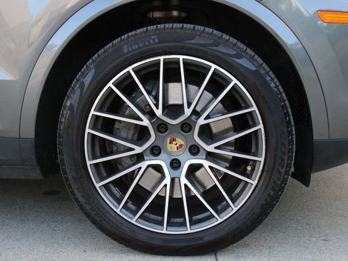 Used 2019 Porsche Cayenne S image 35