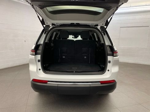 Used 2023 Jeep Grand Cherokee L Laredo RWD image 23