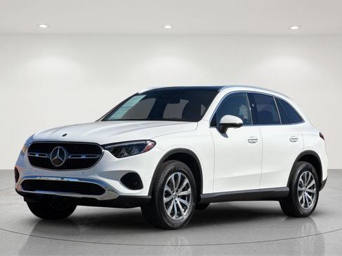 Certified 2026 Mercedes-Benz GLC 300 4MATIC image 2