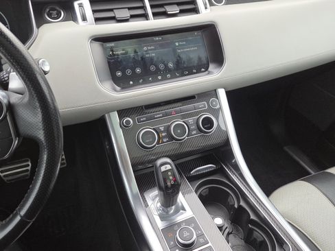 Used 2017 Land Rover Range Rover Sport SVR image 29