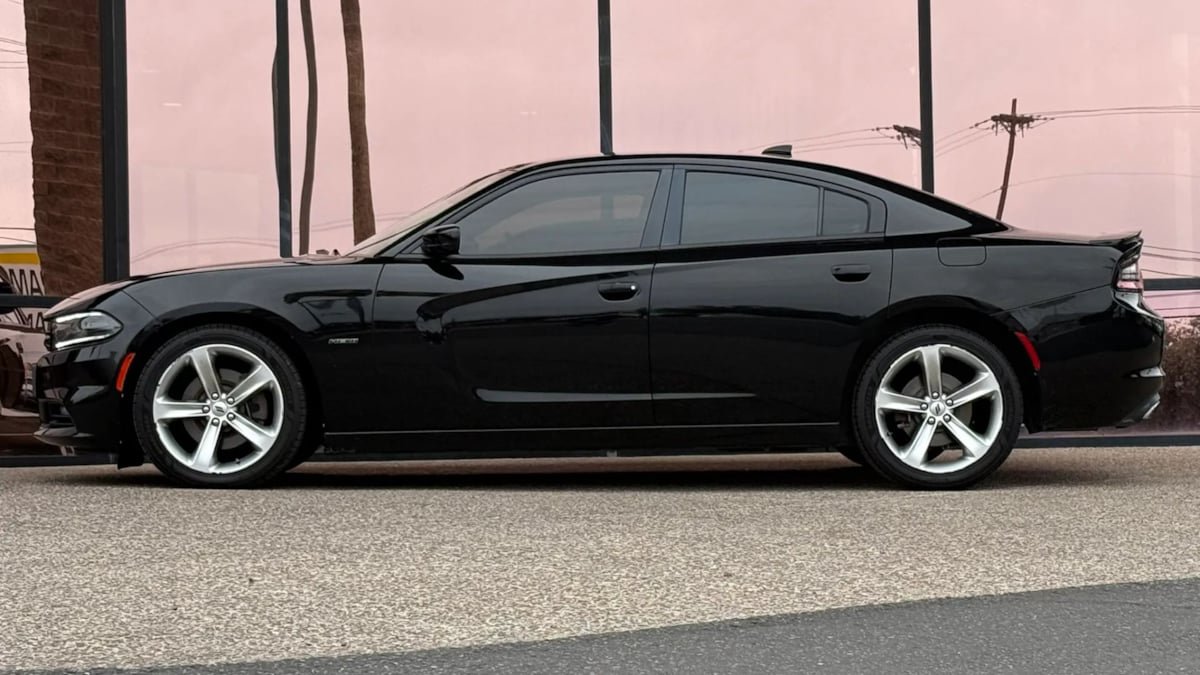Used 2018 Dodge Charger R/T RWD image 5