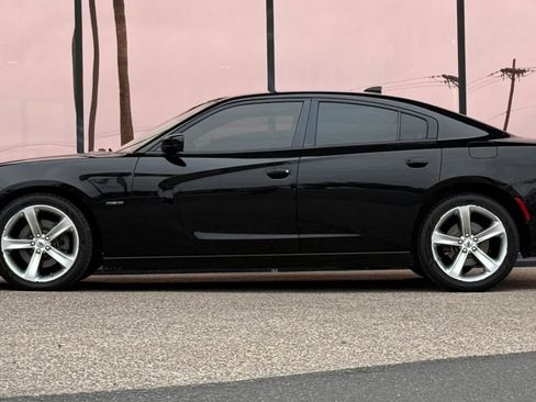 Used 2018 Dodge Charger R/T RWD image 5