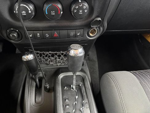 Used 2012 Jeep Wrangler Unlimited Sahara w/ Dual Top Group image 26