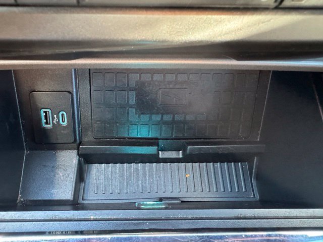 Used 2020 Ford Expedition Max XLT w/ Equipment Group 202A RWD image 13