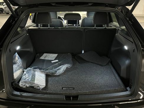 New 2026 Volkswagen Atlas Cross Sport SE image 38