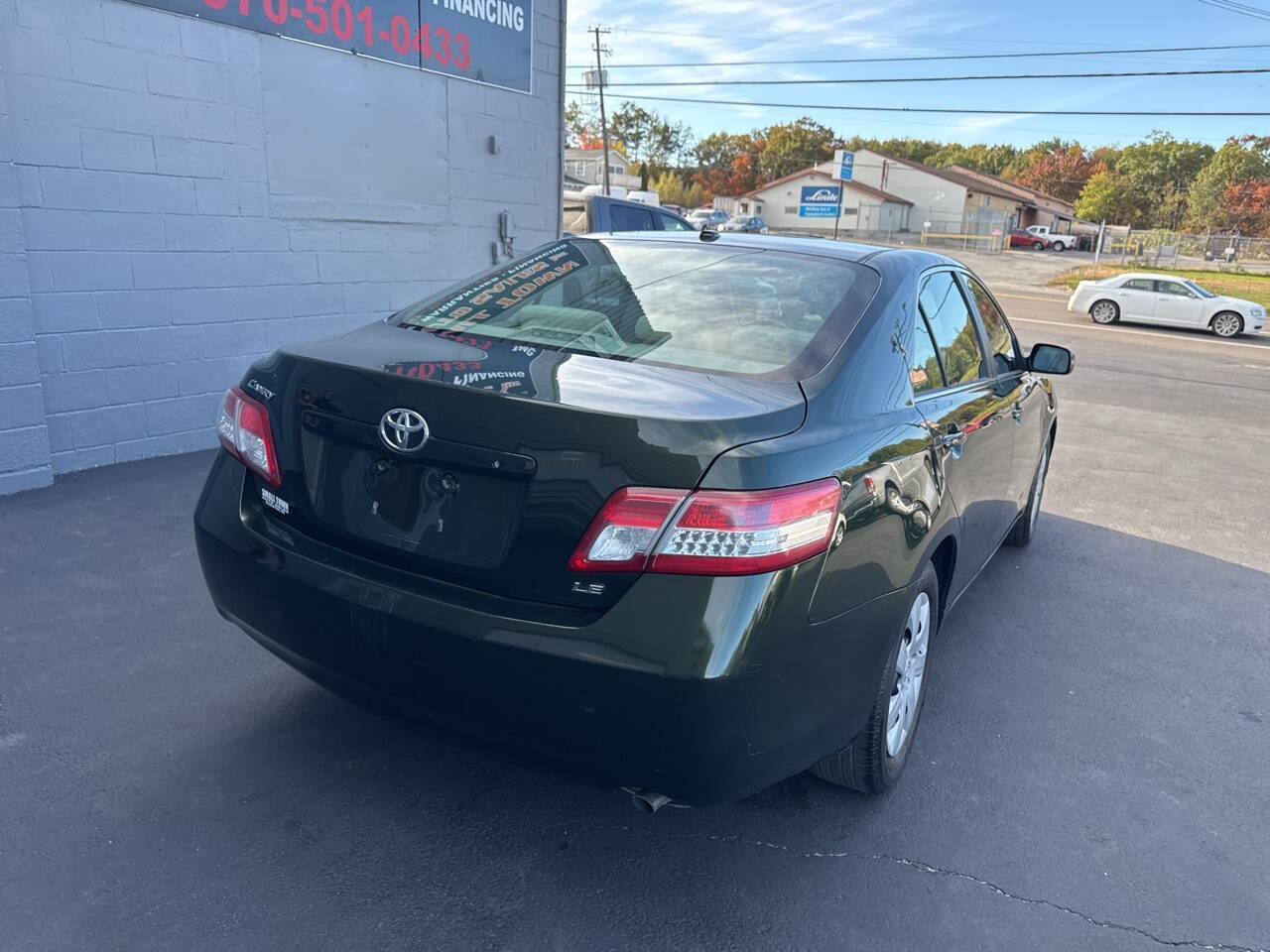 Used 2011 Toyota Camry LE FWD image 8
