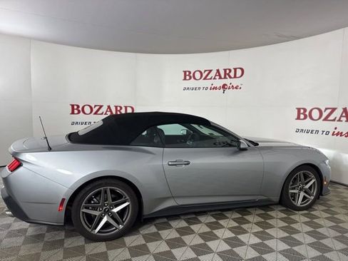 Used 2024 Ford Mustang Convertible image 9