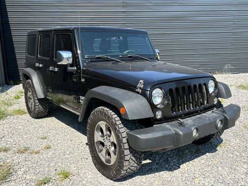 Used 2015 Jeep Wrangler Unlimited Sport w/ Max Tow Package AWD/4WD image 3