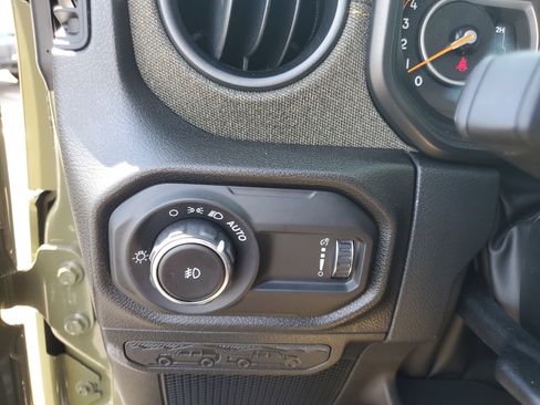 Used 2026 Jeep Wrangler Unlimited Sport AWD/4WD image 21