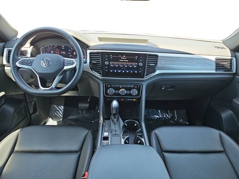 Used 2022 Volkswagen Atlas Cross Sport SE FWD image 9