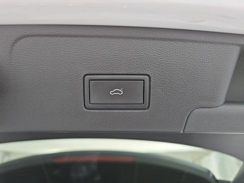 Used 2024 Volkswagen Atlas Cross Sport SEL R-Line image 13