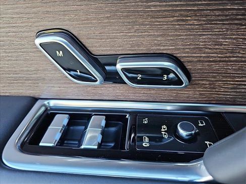 New 2025 Land Rover Range Rover SE image 26