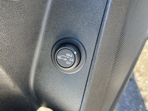 Used 2020 Chevrolet Equinox LT image 9