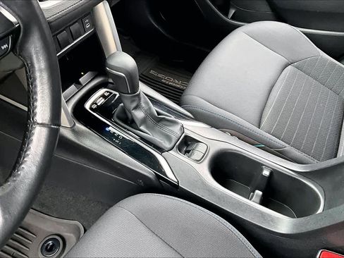 Certified 2024 Toyota Corolla Cross SE image 16