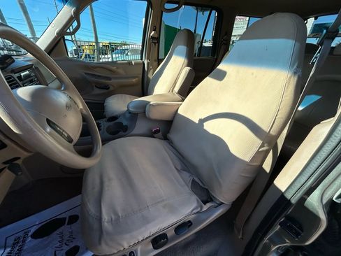 Used 1999 Ford Expedition XLT image 10