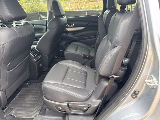 Used 2022 Subaru Ascent Limited w/ Technology Package AWD/4WD image 16