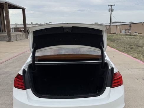 Used 2014 BMW 320i Sedan image 8
