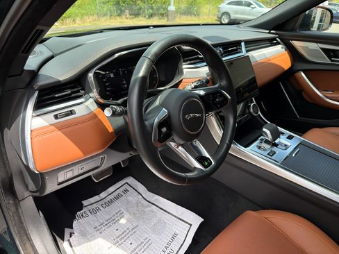 Used 2023 Jaguar XF R-Dynamic SE AWD/4WD image 18