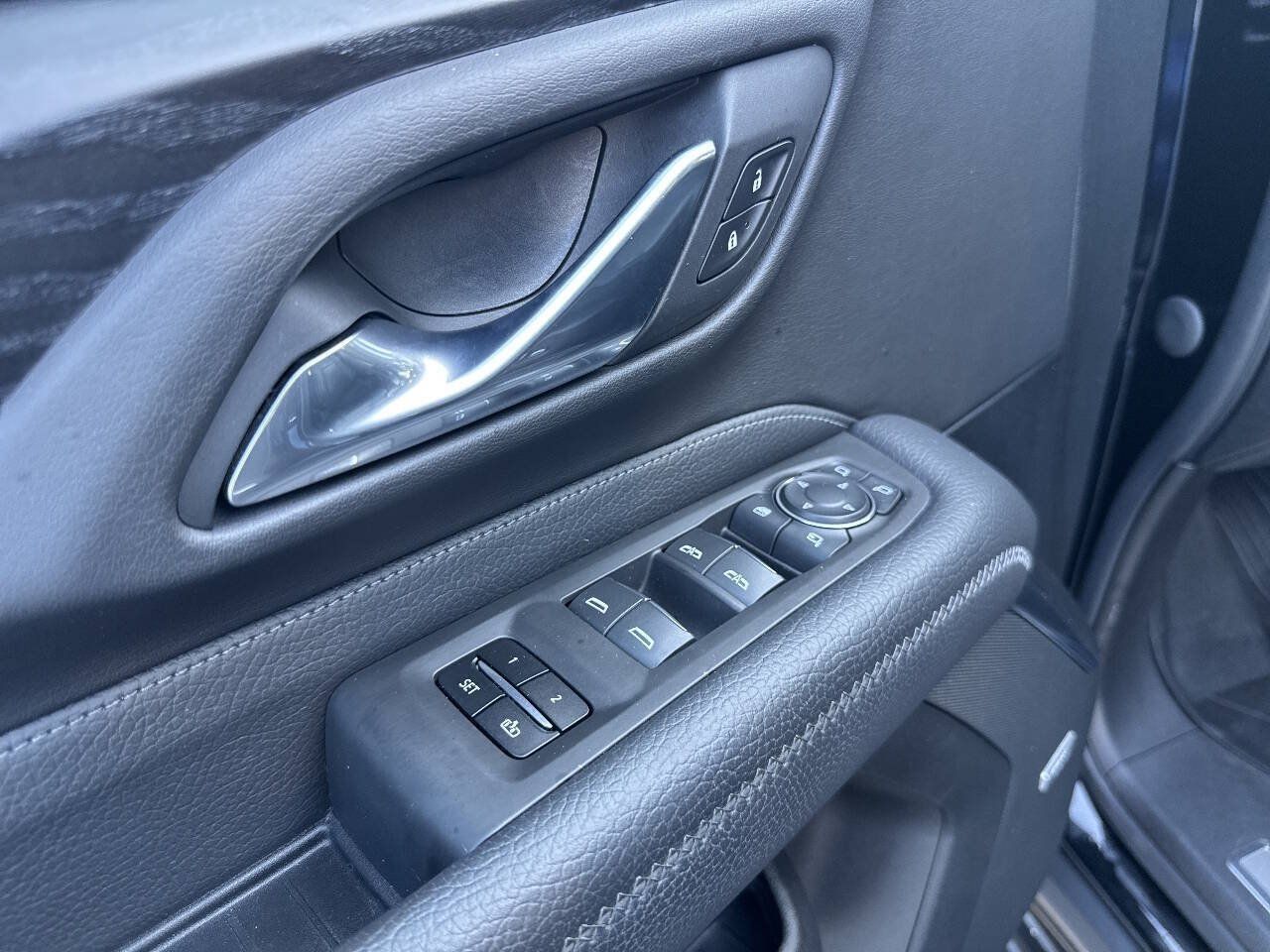 Used 2021 GMC Yukon Denali AWD/4WD image 33