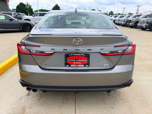 Used 2025 Toyota Camry SE FWD image 6