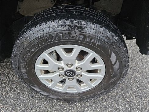 Used 2024 Toyota Tacoma SR5 image 15