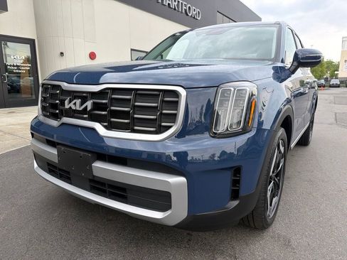 Used 2023 Kia Telluride S w/ S Sunroof Package AWD/4WD image 3