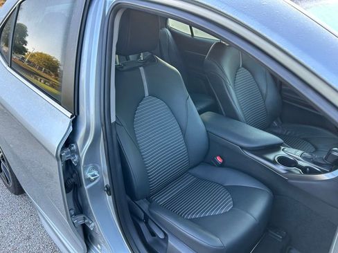Used 2024 Toyota Camry SE image 15