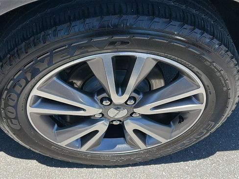Used 2013 Dodge Durango R/T w/ Leather Interior Group RWD image 17