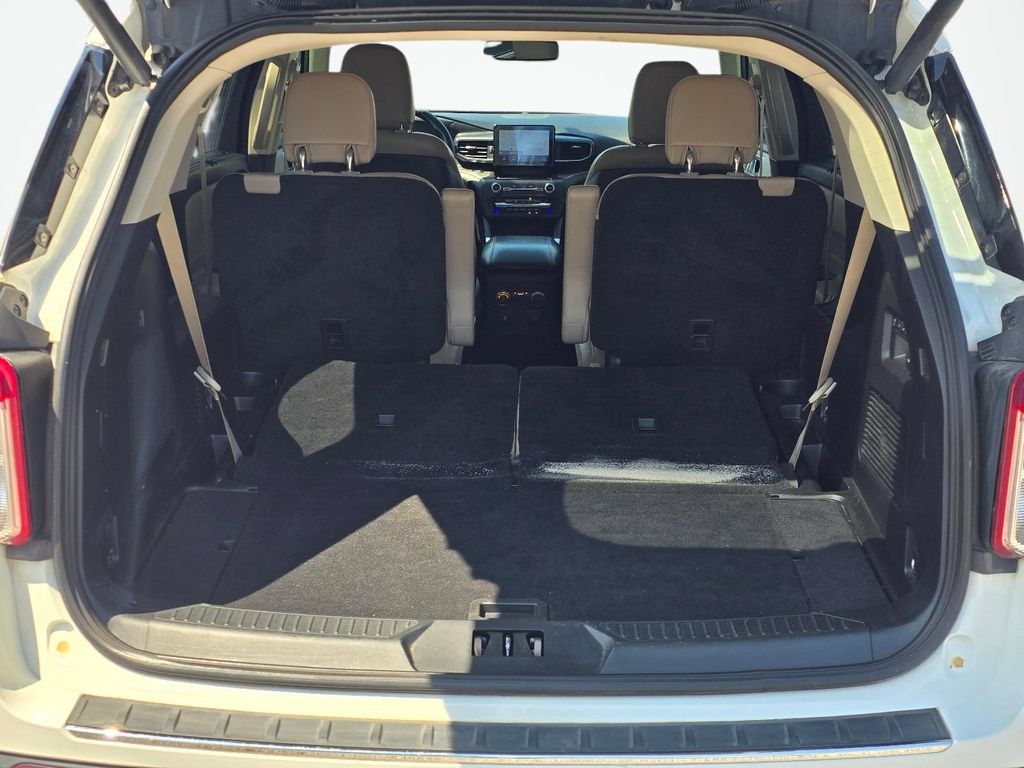 Used 2020 Ford Explorer Limited RWD image 9