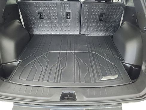 Used 2025 Chevrolet Blazer LT FWD image 41