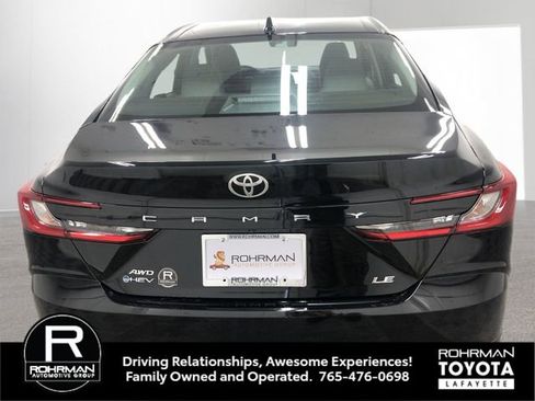 Used 2025 Toyota Camry LE image 5