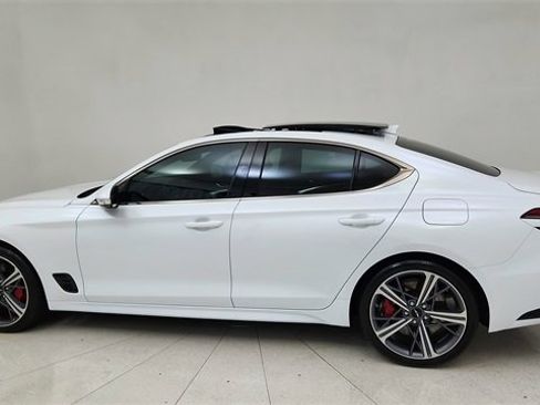 Used 2025 Genesis G70 2.5T w/ Sport Prestige Package image 4