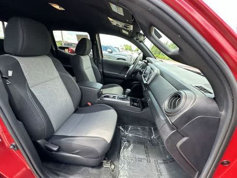 Used 2021 Toyota Tacoma TRD Off-Road w/ Technology Package AWD/4WD image 20