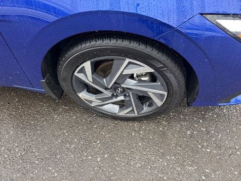 Certified 2025 Hyundai Elantra Sport image 33