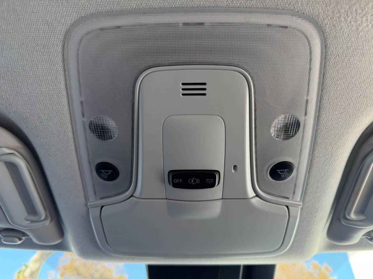 Used 2019 Toyota Prius L Eco FWD image 46