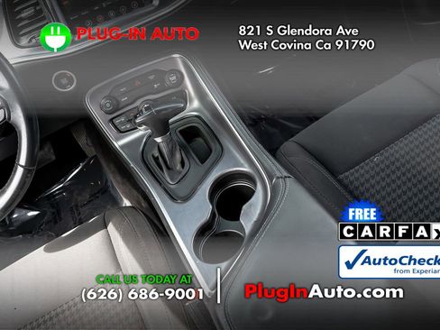Used 2017 Dodge Challenger SXT image 16