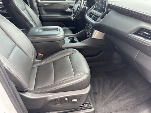 Used 2021 Chevrolet Tahoe LT w/ LT Signature Package image 10