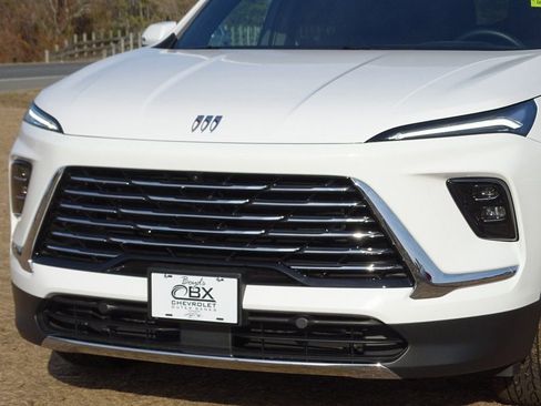 Used 2025 Buick Enclave Preferred image 31