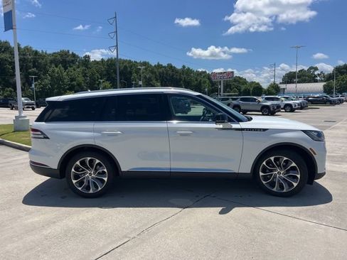 Used 2025 Lincoln Aviator Reserve RWD image 9