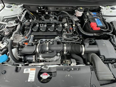 Used 2022 Honda Accord Sport image 10