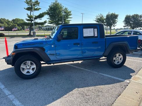 Used 2020 Jeep Gladiator Sport w/ Quick Order Package 24S AWD/4WD image 16