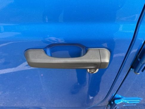 Used 2021 Jeep Gladiator Sport image 25