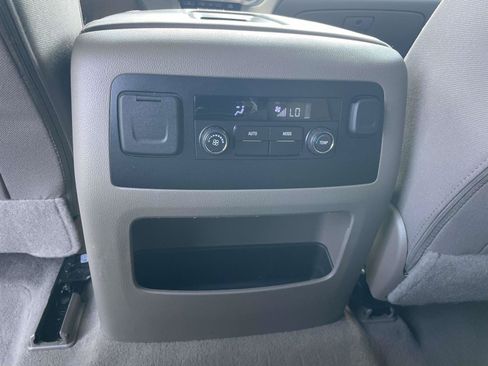 Used 2019 GMC Yukon SLE w/ SLE Value Package AWD/4WD image 14