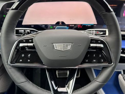 New 2026 Cadillac Optiq Luxury 1 image 22