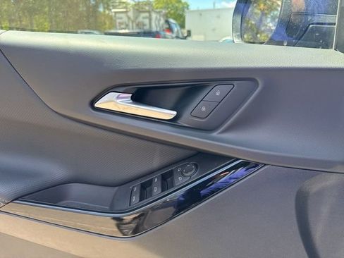 New 2026 Chevrolet Equinox LT AWD/4WD image 17
