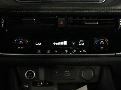 Certified 2022 Nissan Rogue SV FWD image 22
