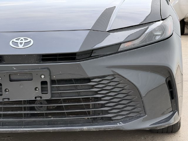 Used 2025 Toyota Camry LE FWD image 9