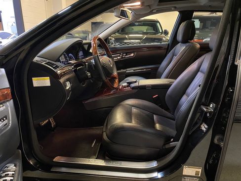 Used 2010 Mercedes-Benz S 550 4MATIC image 18